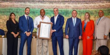 Presidente de la Asociación Dominicana de Hacendados y Agricultores destaca financiamientos por más de RD$25,000 millones a favor de más de 19 mil productores Presidente de la Asociación Dominicana de Hacendados y Agricultores destaca financiamientos por más de RD$25,000 millones a favor de más de 19 mil productores