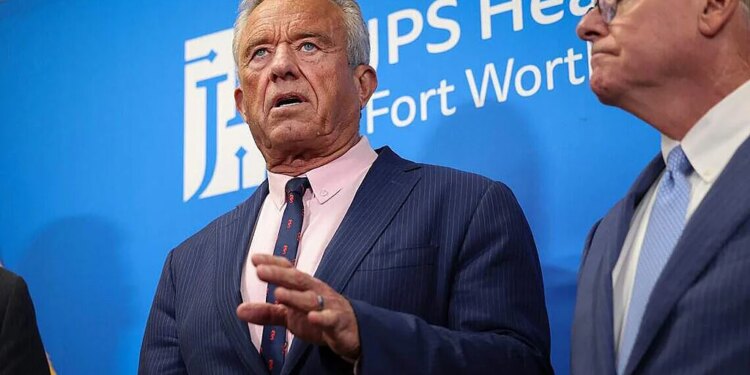 RFK Jr. facilitará el acceso a péptidos no aprobados, según establece el borrador de la política