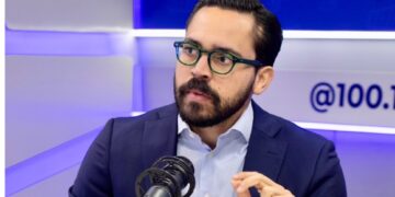 Yuri Enríquez anuncia que Gonzalo Castillo acudirá a debates y entrevistas como parte de su proyecto presidencial